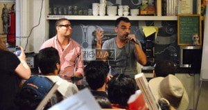 Asier Cazalis de Caramelos de Cianuro y William Padrón en conversatorio: ¿Cómo se escribe una canción? en Librería Lugar Común de Altamira 01
