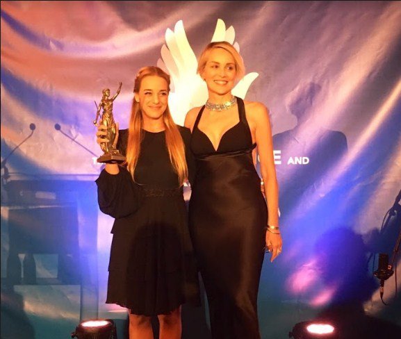 Sharon Stone y Lilian Tintori en La Haya - Paz Seguridad y Justicia 2016 03