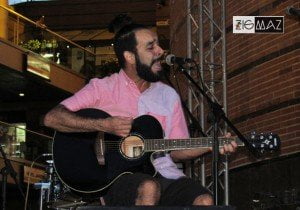 Músicos en el Beervana urbano del Centro Comercial San Ignacio
