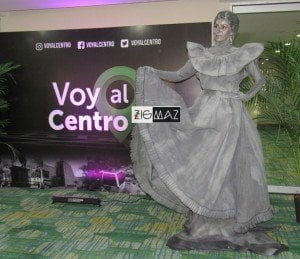 Lanzamiento Voy Al Centro, estatua humana