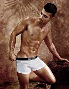 rs_634x807-170111060241-634.joe-jonas-guess-underwear-14.11117