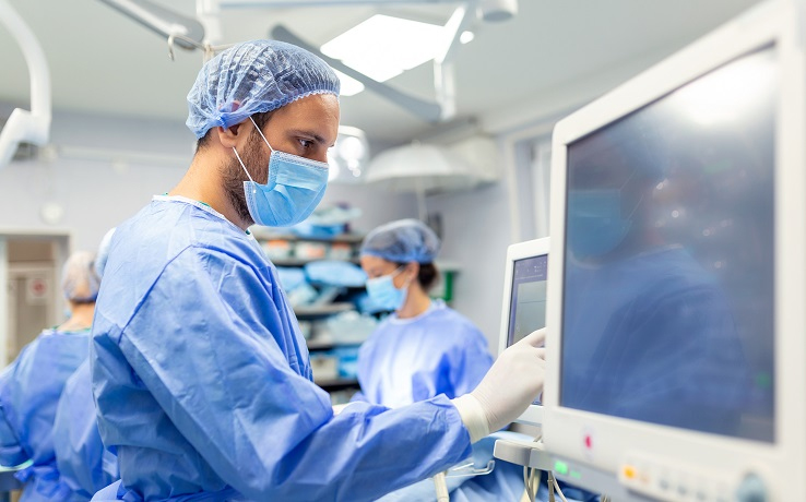 Médicos analizando-Zigmaz