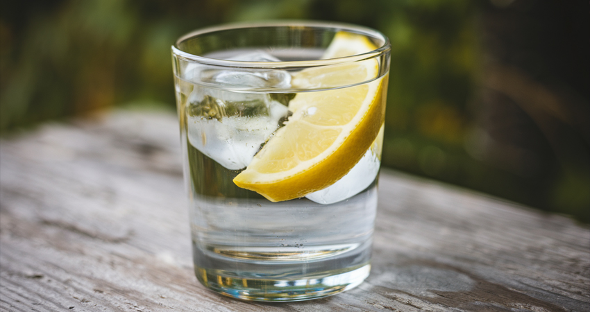 Agua con limón en nuestra día a día