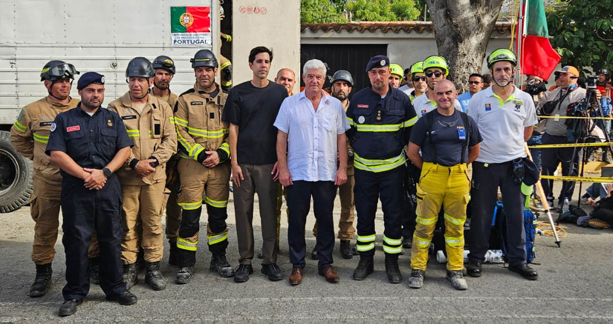 Unidad de Rescate FOCON con el embajador de Portugal en Venezuela