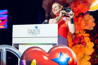 Eglantina Zingg recibe premio de la Fundación Starlite